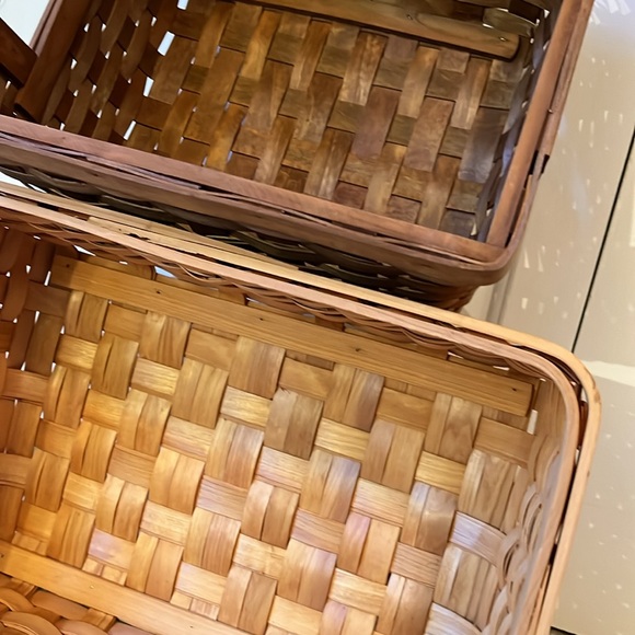 Two sturdy bamboo baskets with handles and removable linen liners - Picture 16 of 16